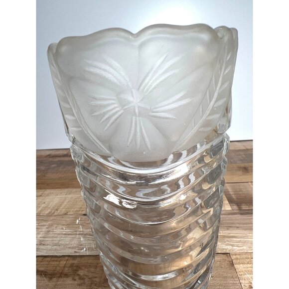 Crystal Clear made in Germany 24% lead crystal 6.5" vase frosted flowers - Picture 4 of 4